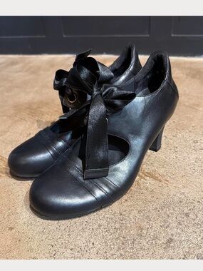 Ziera Black Leather Mary Jane Heels